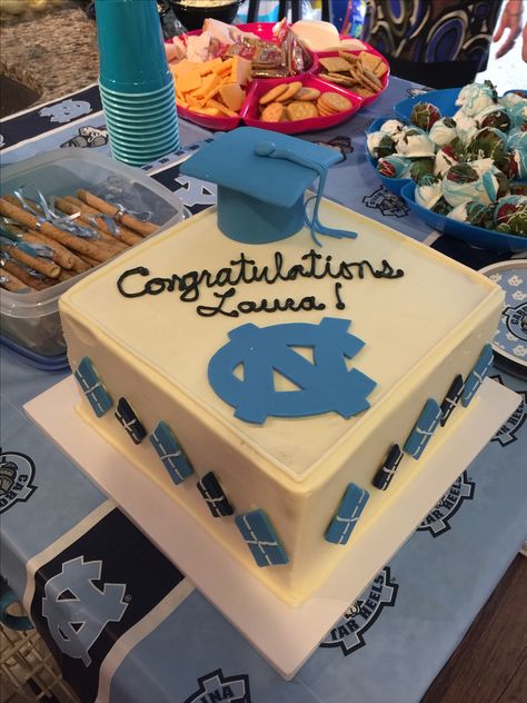 My UNC Chapel Hill graduation cake Unc Party Decorations, Unc Chapel Hill Grad Cap, Unc Graduation Party, Graduation Cakes For High School, Auburn Cake, Unc Graduation, High School Graduation Cakes, College Graduation Cakes, Grad Cakes