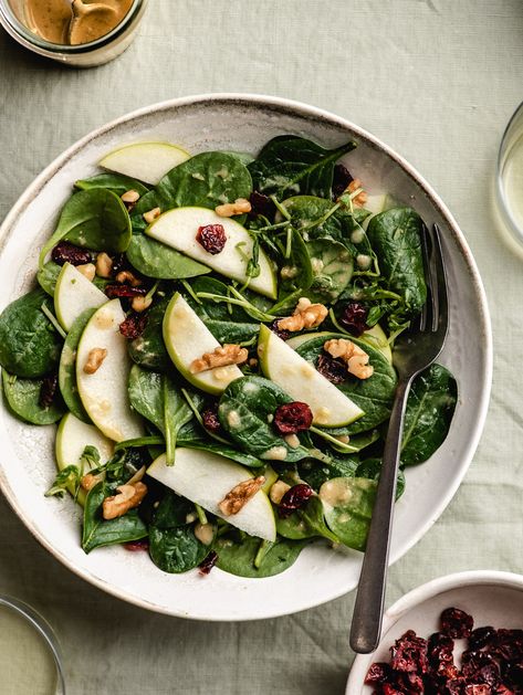 Spinach Apple Salad, Cooking Spinach, Plant Based Meal Planning, Apple Walnut, Wfpb Recipes, Plant Based Whole Foods, Plant Based Cookbook, Vegetarian Salads, Spinach Smoothie