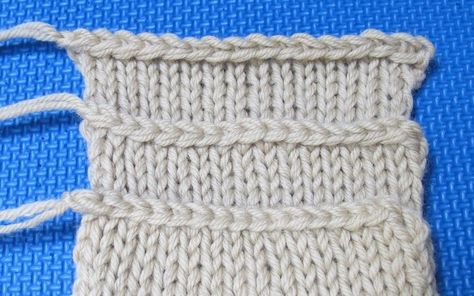 Techniques in Depth: Bind Off Loosely - Modern Daily Knitting Bind Off Knitting, Stretchy Bind Off, Knitted Washcloths, Extra Yarn, Knit Edge, Hand Crochet Baby Blanket, Cast Off, How To Purl Knit, Bind Off