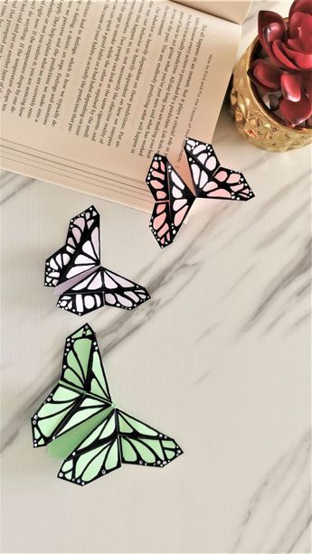 Butterfly Bookmark Step By Step, Origami Butterfly Bookmark, Paper Butterfly Diy, Party Paper Flowers, Origami Butterfly Easy, Paper Folding Techniques, How To Make Butterfly, Butterfly Bookmark, Simple Origami