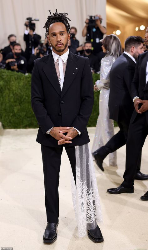 Men At The Met Gala, Mesh Suit Men, Met Gala Mens Fashion, Mens Met Gala Looks, Lewis Hamilton In Suit, Lewis Hamilton Met Gala 2024, Lewis Hamilton Street Style, Lewis Hamilton Fashion Style, Met Gala Suits Men