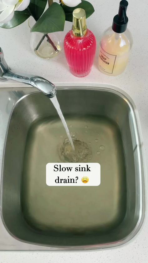 Slow Draining Sink, Slow Drain, Easy Cleaning Hacks, Diy Cleaning Solution, Homemade Cleaning Solutions, Health Hacks, Diy Cleaning Hacks, Diy Home Cleaning, Homemade Cleaning Products