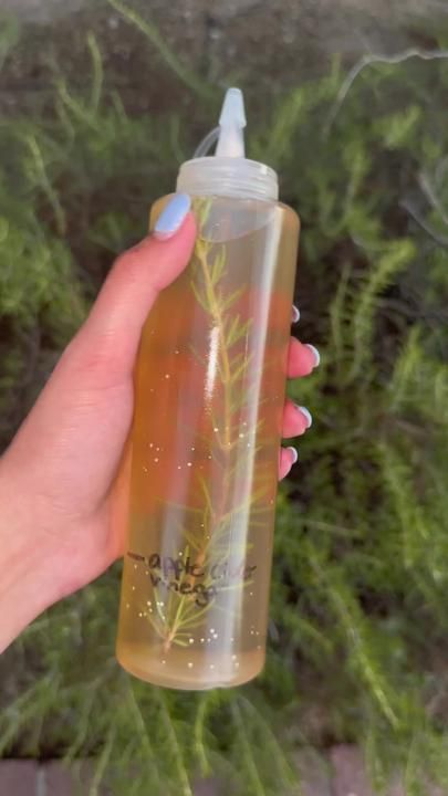 Rosemary Hair Rinse, Shampoo For Hair Growth, Rosemary Shampoo, Rosemary Hair, Healthy Healing, 100k Views, Hair Growth Foods, Homemade Shampoo, Diy Shampoo