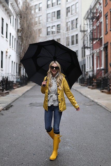 3.17 yellow striped // rainy day style (Joules 'right as rain' hooded jacket in antique gold + Marissa Webb 'kayla' stripe anorak jacket + Madewell skinny jeans + Hunter boots + Le Specs sunnies) Osaka Outfit, Rainy Day Style, Amsterdam Outfit, Yellow Outfits, Rain Outfit, Raincoat Outfit, Rainy Day Fashion, Atlantic Pacific, Marissa Webb