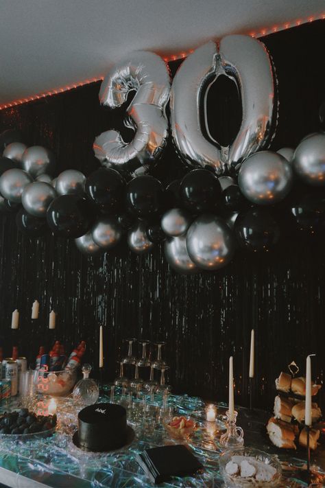 Good Bye 30's Party, 30 Birthday Table Decoration, Dirt 30 Party Ideas, Black Themed 30th Birthday, Rip To Twenties Party, Rip Teenage Years Party, Black Party Decorations Table, Guy Bday Party Ideas, Rest In Peace 20s Birthday