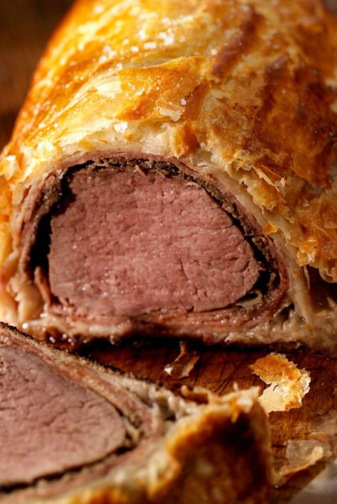 Gordon Ramsay Beef Wellington Recipe Easy Beef Wellington Recipe, Best Beef Wellington Recipe, Gordon Ramsay Beef Wellington, Easy Beef Wellington, Quick Beef Recipes, Grilled Dinner Recipes, Wellington Recipe, Beef Kebabs, Beef Wellington Recipe