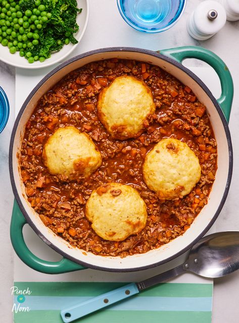 Mince and Dumplings - Pinch Of Nom Mince And Dumplings, Slow Cooker Mince Recipes, Savory Minced Beef Recipes, Slow Cooker Minced Beef, Savoury Mince, Week Meals, Minced Beef Recipes, Pinch Of Nom, Minced Beef