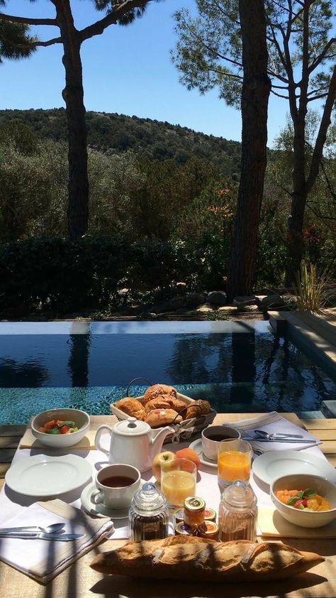 Breakfast By The Pool, I Phone 7 Wallpaper, Breakfast Video, Good Morning Videos, Ibiza Travel, French Breakfast, Good Morning Breakfast, Porto Vecchio, Gold Rate