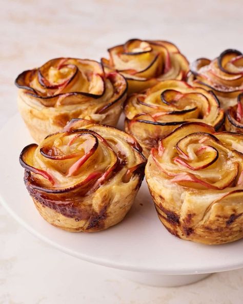 Full Cravings Apple Roses Puff Pastry, Apple Roses Recipe, Baked Apple Roses, Puff Pastry Recipe, Apples And Cinnamon, Puff Pastry Desserts, Impressive Desserts, Rose Recipes, Pastry Recipe