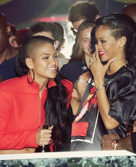 Bad gals Rihanna Instagram, Cassie Ventura, Rihanna Photos, Rihanna Style, Cali Girl, Saint Michael, Bad Gal, Shaved Head, 2000s Fashion Outfits