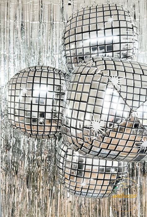 22 Disco Ball Foil Balloons 5 Pcs Retro Bachelorette - Etsy Canada Disco Ball Stage Design, Decades Birthday Party, Euphoria Disco, Lisa Party, Bachelorette Party Disco, Disco Ball Balloons, Disco Balloons, Jordans Wedding, Disco Photoshoot