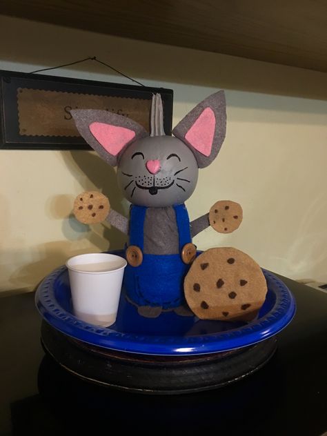 If you give a mouse a cookie decorated pumpkin 🐭🍪🥛 If You Give A Mouse A Cookie Pumpkin Decorating, If You Give A Mouse A Cookie Pumpkin, Decorated Pumpkins For Kids, Mouse Pumpkin Decorating, Pumpkin Decorating From A Book Character, Story Character Pumpkin Ideas, If You Give A Pig A Pancake Pumpkin, Potato Book Characters Ideas, Literacy Pumpkin Ideas