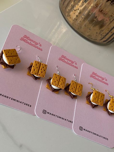 Boba Polymer Clay, Smores Polymer Clay Earrings, Polymer Clay Smores, Modelling Clay Earrings, Dessert Clay Earrings, Polymer Clay Pickle, Clay Earing Idea, Cute Fun Earrings, Polymer Clay Earrings With Charms