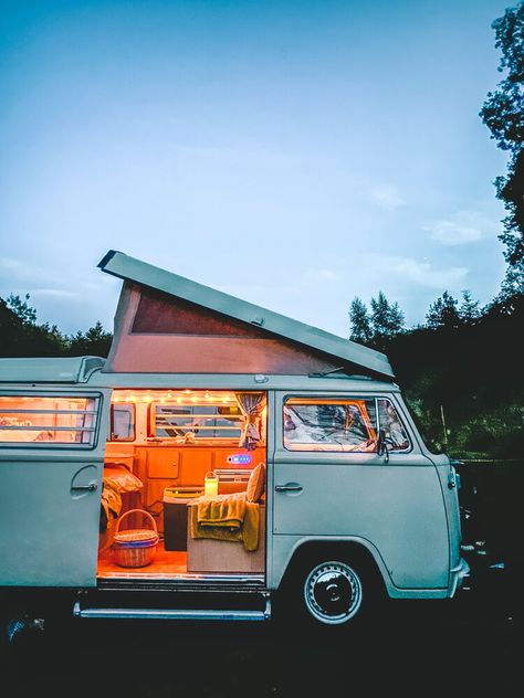 Vintage Volkswagen Bus, Mini Vans, Volkswagen Camper Van, Volkswagen Vans, Vw Camper Van, Kombi Home, Volkswagen Van, Volkswagen Camper, Campervan Life