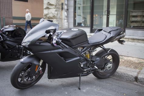 #Ducati 848 in matte black #motorcycle V3 R15 Black, Matte Black Motorcycle, Matte Motorcycle, Couples Sports, R15 Yamaha, Lost Princess, Motos Yamaha, Soulmate Love, Ducati 848