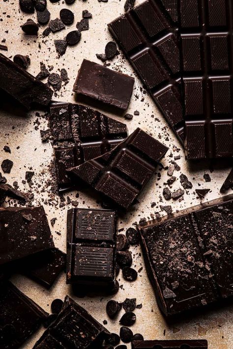 Learn all about dark chocolate and how to use it in baking including the different types, and substitutions. |#baking #chocolate #darkchocolate #bakingtips #howtobakewithchocolate #semisweeetchocolate #bittersweetchocolate #bitterchocolate #unsweetenedchocolate| Easy Chocolate Bars, Chocolate Bread Recipe, Dark Chocolate Recipes, Best Chocolate Cupcakes, Chocolate Muffin Recipe, Baking Chocolate, Dessert Photography, Baking Science, Chocolate Dreams