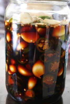 Pickled Foods, Jalapeno Recipes, Future Planning, Pickled Eggs, Pickled Garlic, Pickling Jalapenos, Pickled Veggies, Korean Dishes, Pickled Vegetables