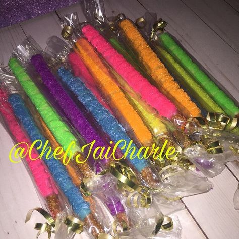 Glow In The Dark Chocolate Covered Pretzels, Glow In The Dark Treat Table, Neon Party Candy Bar, Glow In The Dark Dessert Table, Glow Party Dessert Table, Glow In The Dark Party Desserts, Glow Party Treats, Neon Party Treats, Neon Dessert Table