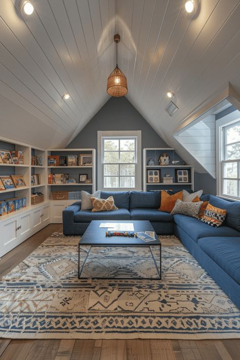 Grenier confortable pour les jeux Long Narrow Bonus Room Ideas, Long Bonus Room Ideas, Attic Den Ideas, Extension Room Ideas, Attic Game Room Ideas, Attic Into Living Space, Loft Ideas Upstairs Cozy, Cozy Bonus Room, Attic Den