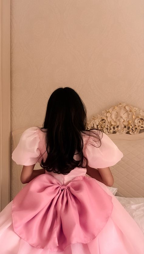 Pink Dress Aesthetic Birthday, Elegant Puffy Dresses, Princess Core Dress Aesthetic, Aesthetic Puffy Dress, Poofy Sleeve Pink Dress, Pink Short Puffy Dress, Short Pink Puffy Dresses, Puffy Gowns Princesses, Puffy Pink Dress Short