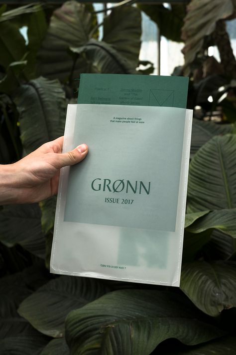 GRØNN Magazine Issue 2017 on Behance Green Bob, Desain Ux, Mises En Page Design Graphique, Visuell Identitet, Book And Magazine Design, 카드 디자인, Publication Design, Book And Magazine, Book Layout