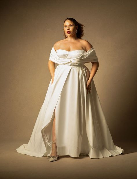 Plus Size Wedding Dress With Cape, Eloquii Bridal, Tafetta Fabric, Creme Dresses, Mindy Weiss, Curvy Wedding, Plus Wedding Dresses, Modern Gown, Detachable Skirt