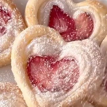 Blanca Alonso on Instagram: "Hope everyone had a beautiful thanksgiving 🤍🍁 How delicious does this look? Credit 🎥: @thelittleblogofvegan 💗" Puff Pastry Danish, Pastry Danish, Strawberry Danish, Strawberry Puff Pastry, Vanilla Cream Cheese, Recipes Strawberry, Valentines Breakfast, Vegan Pastries, Valentines Baking