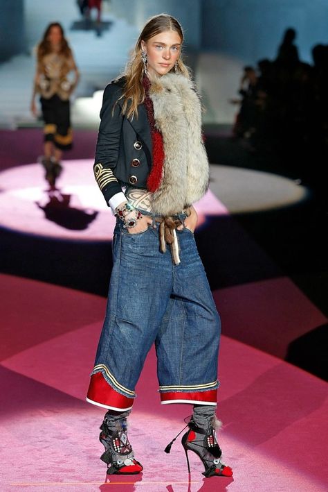 Native American Inspired Fashion, British Aristocracy, Denim Chic, Embellished Jeans, Looks Street Style, Fashion Project, Refashion Clothes, Fur Fashion, Lifestyle Fashion