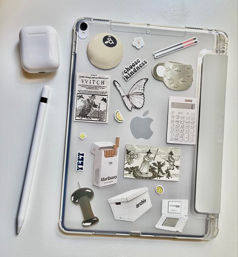 Tab Case Aesthetic, Ipad With Stickers Aesthetic, Aesthetic Ipad Pro Case, Ipad Clear Case With Stickers, Apple Stickers Ideas, Ipad Cover Sticker, Ipad Stickers Aesthetic, Ipad Stickers Case, Ipad Pro Case Aesthetic