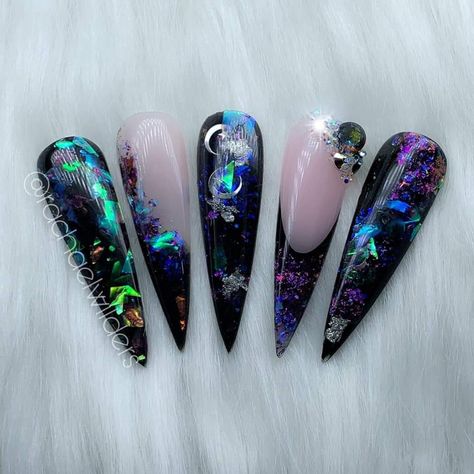 Nails With Holographic Flakes, Black And Opal Nails, Fire Opal Nails, Black Opal Nails, Fantasy Nails Designs, Witch Nails Acrylic, Galaxy Nail Designs, Pretty Galaxy, Magical Nails