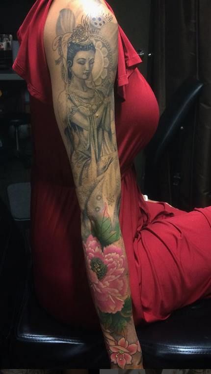 Vietnamese Buddha Tattoo, Meditating Tattoo Woman, Asian Style Tattoo Sleeve, Lady Buddha Tattoo, Asian Tattoo Sleeve Women, Buddha Sleeve Tattoo Women, Guan Yin Tattoo, Asian Sleeve Tattoo Women, Kuan Yin Tattoo