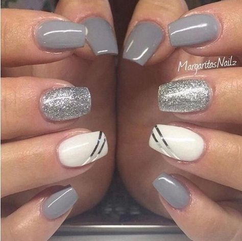 Beach Nail Designs, Fall Gel Nails, Glitter Gel Nails, Gray Nails, Super Nails, White Nail, Dusseldorf, Beach Nails, Silver Nails