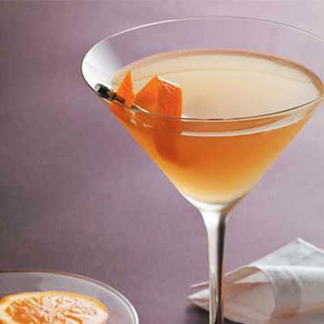 Vodka Cocktail Recipes and Drinks | GREY GOOSE® Bees Knees Drink, Between The Sheets Cocktail, Grey Goose Cocktails, Farmer Recipes, Shake N Bake Chicken, Grey Goose Vodka, Orange Cocktails, American Cake, Vodka Cocktails Recipes