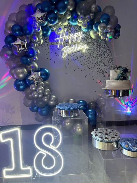 Midnight Blue Decorations Party, Navy Blue 18th Birthday Party Ideas, Navy Blue And Silver Decorations, Shades Of Blue Theme Party, 18th Birthday Color Schemes, Blue Birthday Table Decorations, Royal Blue 18th Birthday Theme, 18th Birthday Bash Ideas, 18th Birthday Party Ideas Blue Theme