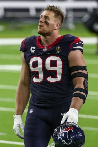 JJ Watt is a 33-year-old NFL player, currently active as the defensive end for the Arizona Cardinals. Jj Watt, Nfl Player, Football Photos, Team Player, Nfl Players, Arizona Cardinals, Sport Football, Latest Pics, Lacrosse