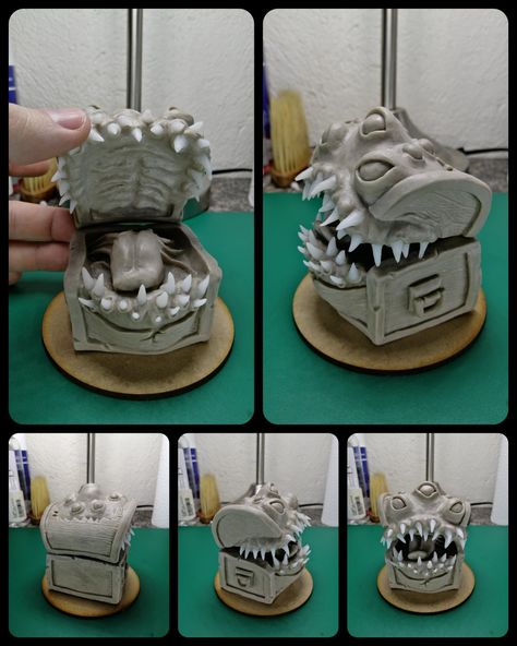 Mimic model in wax plastacine/clay, hand sculpted. Dnd Sculpture, Polymer Clay Dnd, Clay Box Ideas, Mimic Dnd, Noxus League Of Legends, Dnd Crafts, Clay Monsters, Sculpture Art Clay, Banana Art