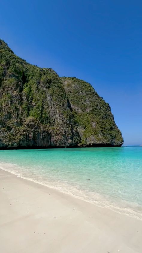 Maya Bay Thailand, Thailand Aesthetic, Current Aesthetic, Cosmic Universe, Instagram Vs Reality, Gap Year Travel, Maya Bay, Grand Budapest Hotel, Grand Budapest