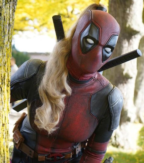 Female Deadpool, Ryan Reynolds Deadpool, Comic Cosplay, Deadpool Cosplay, Lady Deadpool, Dc Comics Girls, Dead Pool, Female Face, Deathstroke