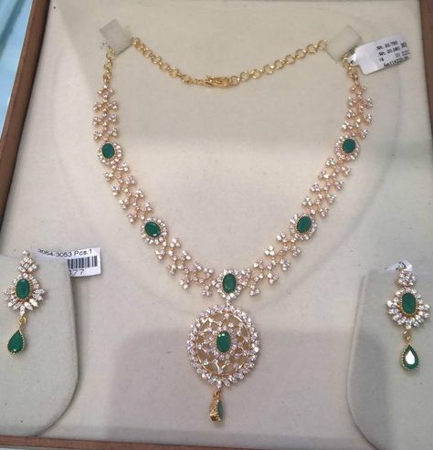 CZ Emerald Necklace Cz Necklace Indian Gold, Cz Jewellery Sets, Ruby Jewelry Necklaces, Cz Jewellery, Real Diamond Necklace, Neck Pieces Jewelry, Gold Prom, Choker Necklace Designs, Diamond Pendants Designs