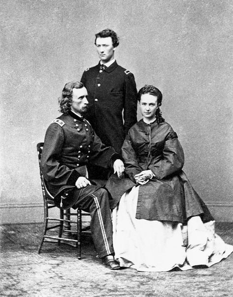 George Custer and his Family George Custer, American Indian Wars, George Armstrong, Indian Wars, Army Officer, Wilde Westen, Union Army, January 3, History Photos