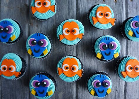 Finding Nemo Birthday Cupcakes, Nemo Cupcakes Ideas, Finding Nemo Cupcakes, Finding Nemo Cookies, Dory Cupcakes, Finding Dory Cupcakes, Nemo Cupcakes, Finding Nemo Birthday Cake, Nemo And Dory