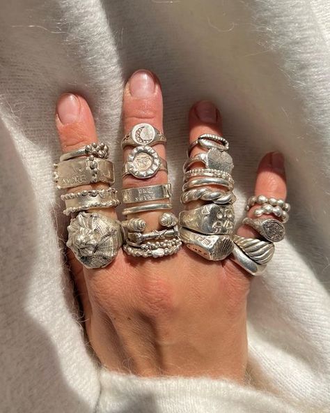 Organic Silver Jewellery, Stacked Silver Rings, Silver Chunky Jewellery, Rings Silver Aesthetic, Chunky Silver Jewelry, Chuncky Rings, Chunky Jewelry Silver, Silver Rings Aesthetic, Silver Ring Stack