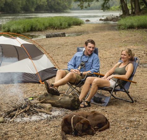 Use these tent camping tips to ensure your outdoors trip to Virginia is memorable in all the right ways. Zelt Camping, Camping Accesorios, Camping 101, Camping Storage, Family Tent Camping, Virginia Travel, Camping Places, Cool Tents, Camping Destinations