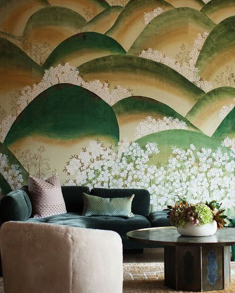 de Gournay on Instagram: “Bring nature in 🌱 with our 'Kiso Mountains' hand painted wallpaper  Interior design by @blueprintstudio_interiors 📷…” Green Wallpaper Living Room, Wallpaper Guys, Saint Saens, Chinoiserie Interior, Decorating With Chinoiserie, Chinoiserie Room, De Gournay Wallpaper, Handmade Wallpaper, Wallpaper 2023