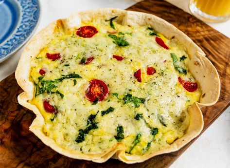 Tortilla Quiche Bake - Kraft Natural Cheese Tortilla Crust Quiche, Tortilla Baked Quiche, Tortilla Quiche Bake With Cottage Cheese, Tortilla Quiche Bake, String Cheese Mozzarella Sticks, Tortilla Quiche, Cheesy Chicken Recipes, Tortilla Bake, Ww Breakfast