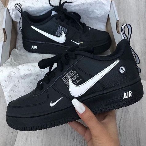 Nike Blazer Outfit, Zapatillas Nike Air Force, Tenis Air Force, Jordan 11 Outfit Women, Nike Air Jordan Shoes, Sneaker Outfits, Nike Shoes Air Force, Nike Airforce 1, Shoes Sneakers Jordans