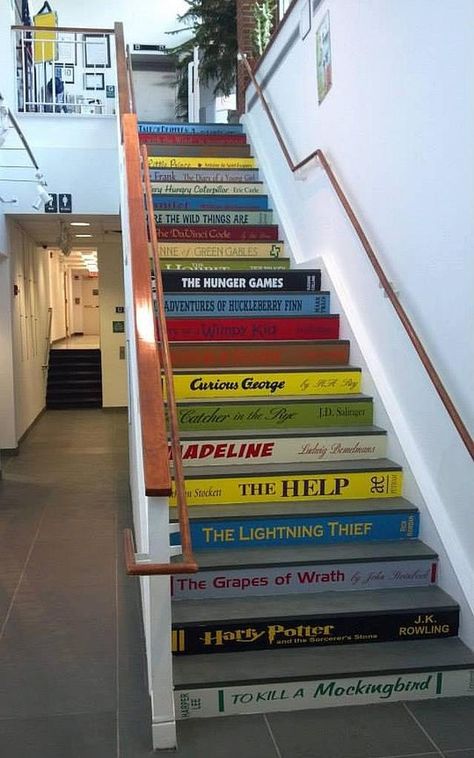 Colorful Staircase Designs: 30 Ideas to Consider for a Modern Home Book Staircase, Foto Scale, Book Stairs, Staircase Designs, Stair Riser Decals, Escalier Design, Staircase Ideas, Stair Case, Painted Stairs