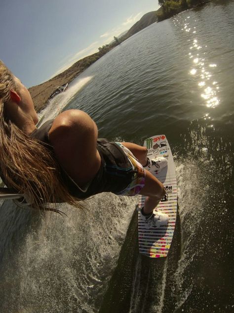 Wakeboard Wakeboarding Girl, Wake Board, Gopro Surfing, Paddle Sports, Sup Surf, Water Photography, Cycling Art, Water Skiing, Kite Surfing