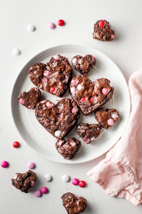 Heart Shaped Brownies - Nourish and Fete Brownie Heart Cake, Valentine Heart Brownies, Brownies Heart Shaped, Brownie Hearts Valentines Day, Heart Shaped Brownies, Basic Brownie Recipe, Valentine’s Day Strawberry Brownies, Valentine's Day Chocolate, Valentines Recipes Desserts