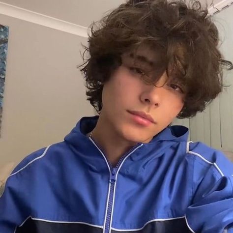 Brown Hair Male, Messy Hair Boy, Twilight Party, Brown Hair Boy, Brown Wavy Hair, Brown Hair Men, Brown Curly Hair, Wavy Hair Men, Short Brown Hair